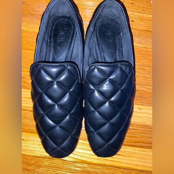 Zara black quilted loafers. Still in good condition! - Picture 4 of 12